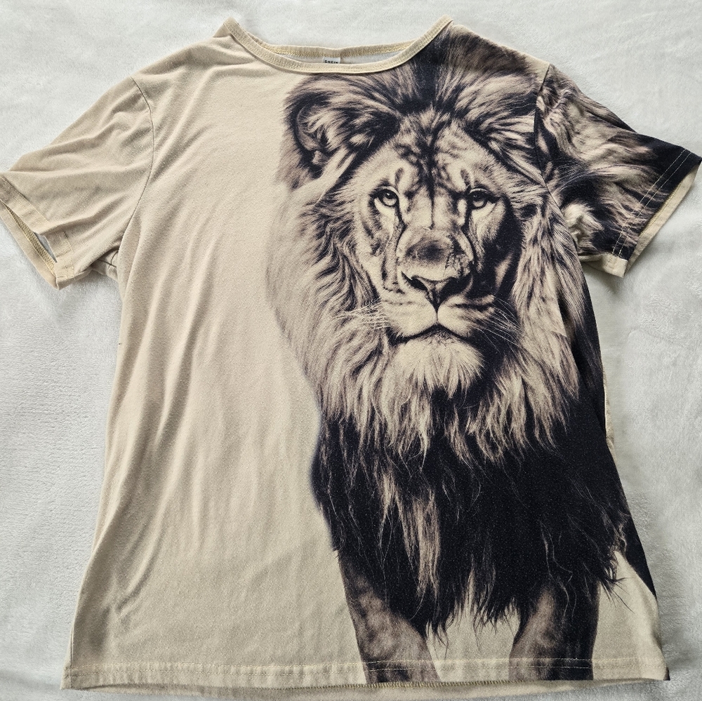 Shein Teen Lion Graphic Tee Size 16